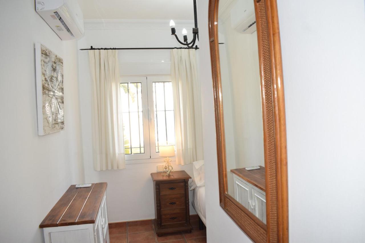 Maria Elena, En Fuente Del Gallo Villa